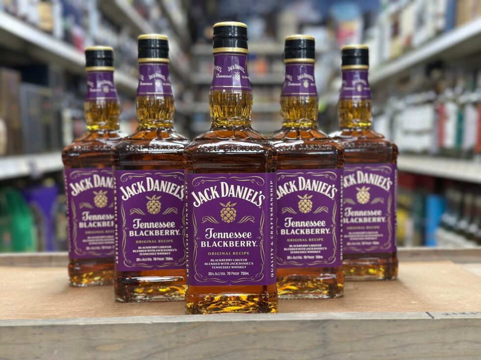 Jack Daniel’s launches Tennessee Blackberry, blending Old No. 7 with natural blackberry. Taste, price, market trends, and brand history.
