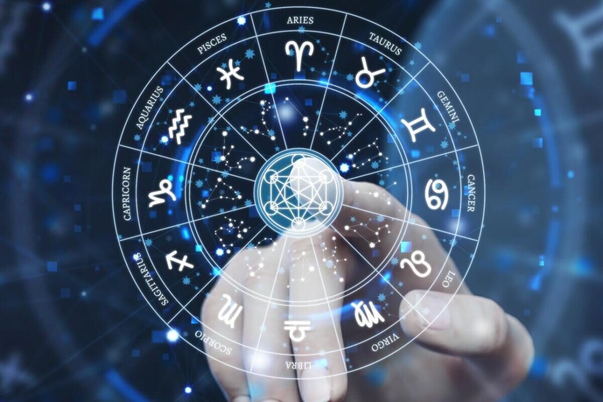 Любовный гороскоп 14.12.2025 для всех 12 знаков зодиака. Узнайте, что констелляции Луны, Венеры и ретроградного Меркурия означают для вашей любви.
