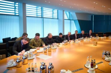 Переговоры по Украине в Берлине завершены: Эксперты по-разному оценивают прогресс, ключевой остается реакция Кремля