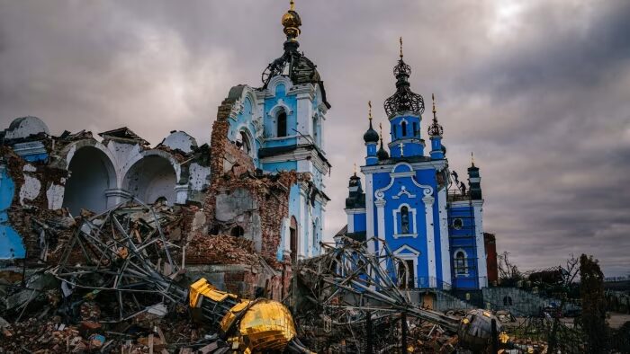 Война в Украине на Рождество 2025: жертвы среди гражданских после атак дронов, удары по НПЗ в России и отказ от перемирия. Итоги праздничного обострения конфликта.