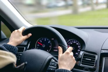 Как изменится проверка авто в Германии с 2026 года: правила и цены